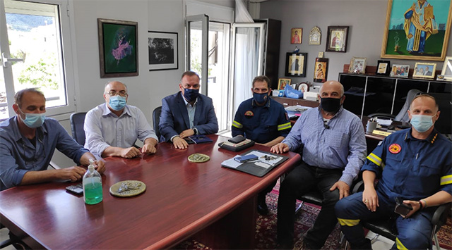 Συνάντηση-του-Δημάρχου-Θάσου-με-τον-Συντονιστή-Επιχειρήσεων-Κεντ.-Μακεδονίας-και-ΑΜΘ-της-Πυροσβεστικής