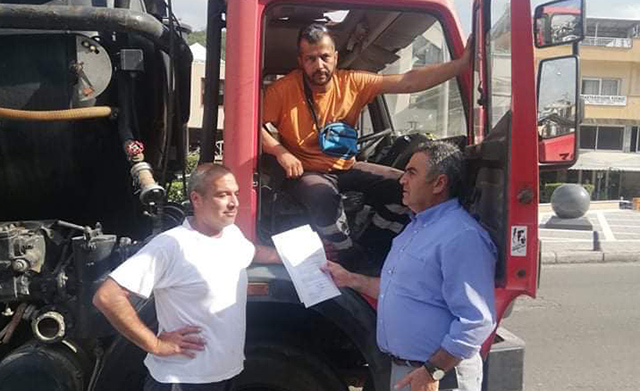 Βυτιοφόρο-του-δήμου-Παγγαίου-σπεύδει-για-βοήθεια-στο-Μαντούδι