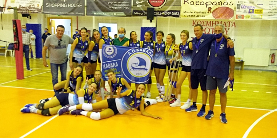 Ο-Αντιπεριφερειάρχης-Καβάλας-συγχαίρει-την-ομάδα-βόλεϊ-του-ΑΟΚ