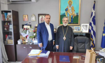 Ο-Μητροπολίτης-Τριπόλεως-του-Πατριαρχείου-Αλεξάνδρειας-στον-Δήμαρχο-Θάσου