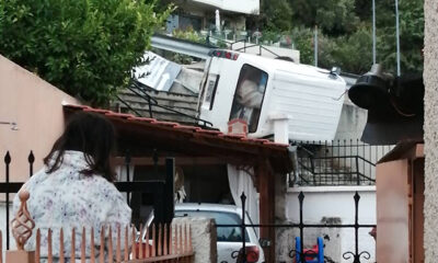 Παληό-Καβάλας:-Αυτοκίνητο-«προσγειώθηκε»-σε-στέγη-σπιτιού