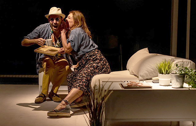 Το-καθαρό-σπίτι-της-sarah-ruhl-στο-θέατρο-«Τ»!-Επιτέλους,-ζωντανό-θέατρο!