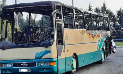 Λεωφορείο-του-ΚΤΕΛ-καταστράφηκε-ολοσχερώς-από-πυρκαγιά