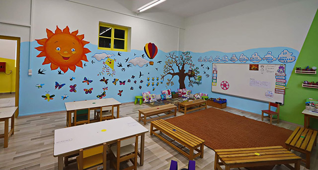 Εικαστική-παρέμβαση-στο-νηπιαγωγείο-Κρυονερίου-από-τον-Γιάννη-Κανίογλου
