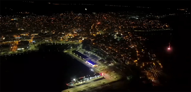 Εκατοντάδες-πυροτεχνήματα-φώτισαν-τον-ουρανό-της-Καβάλας!-(βίντεο)