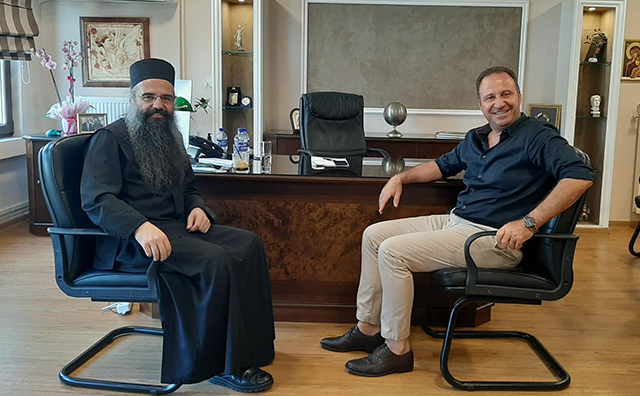 Ο-Αρχιμανδρίτης-Κοσμάς-Θασίτης-τοποθετήθηκε-Επίσκοπος-Κωνσταντιανής