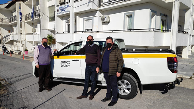 Ένα-καινούργιο-διπλοκάμπινο-ημιφορτηγού-(pick-up)-παρέλαβε-ο-Δήμος-Θάσου