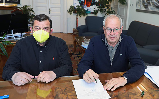  Επισκευές-στο-σχολικό-συγκρότημα-Νέας-Καρβάλης