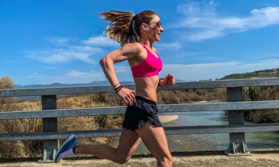 Στην-Κοιλάδα-του-Θανάτου-σε-αγώνα-υπερμαραθωνίου-Καβαλιώτης-προπονητής-με-την-αθλήτριά-του