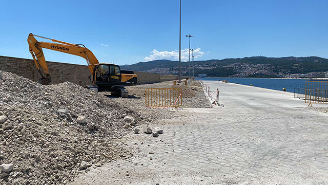 Προχωρούν-τα-έργα-στον-προσήνεμο-μόλο-του-κεντρικού-λιμένα-Καβάλας
