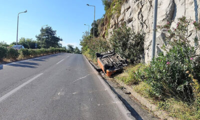Ανατράπηκε-αυτοκίνητο-στην-Καλαμίτσα