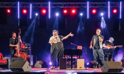 Το-cosmopolis-2022-φιλοξένησε-τον- Σταμάτη-Κραουνάκη-και-το-Φρούριο-κατακλύστηκε-από-κόσμο