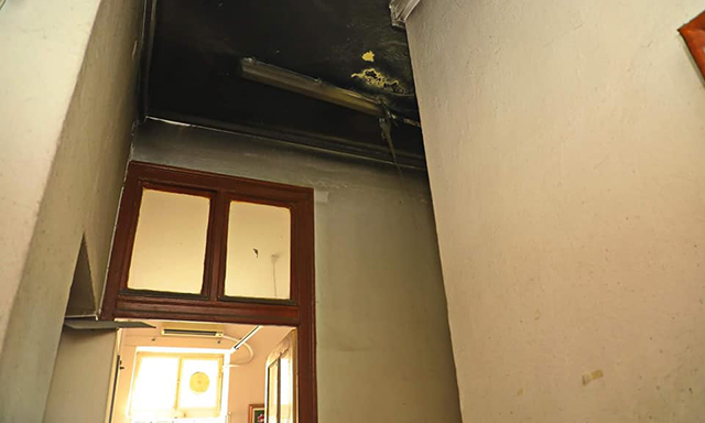 Φωτιά-μικρής-έκτασης-στο-Δημαρχείο-Καβάλας