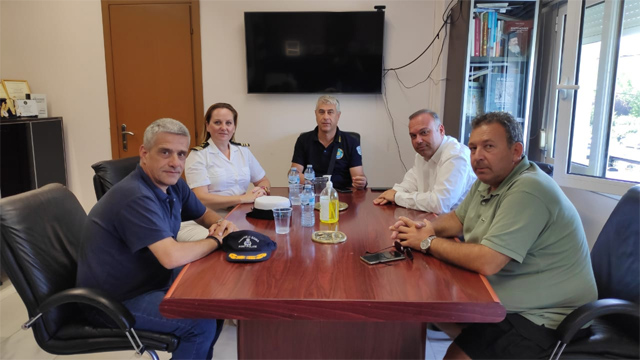Συνάντηση-του-Δημάρχου-Θάσου-με-τον-Διοικητή-της-2ης-Περιφερειακής-Διοίκησης-του-Λιμενικού-Σώματος