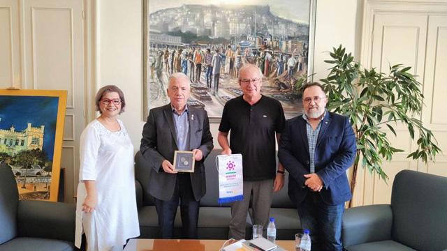 Ο-Διοικητής-της-Ελληνικής-Ροταριανής-Περιφέρειας-2475-στο-Δημαρχείο-Καβάλας