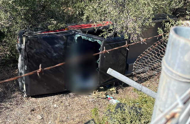 Αυτοκίνητο-έπεσε-σε-χαράδρα-στην-Νέα-Πέραμο