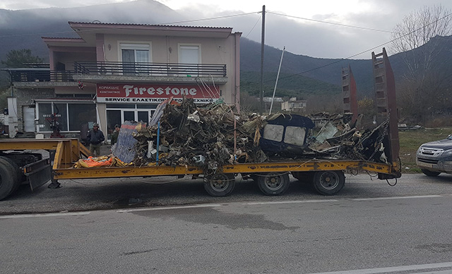 Απομακρύνονται-τα-απομεινάρια-του-μοιραίου-αεροσκάφους-Αντόνοφ