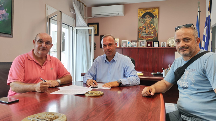 Υπογράφηκε-η-σύμβαση-για-την-αποπεράτωση-του-Δημαρχιακού-καταστήματος-Θάσου
