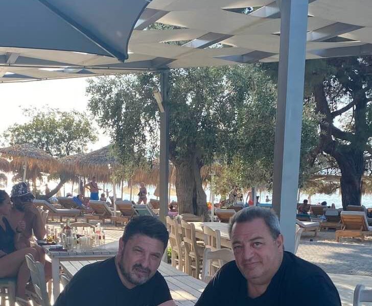 Στη-Θάσο-για-διακοπές-ο-Νίκος-Χαρδαλιάς