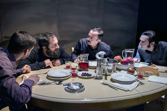 Χρόνη-Μίσσιου:-«…καλά,-εσύ-σκοτώθηκες-νωρίς»-στο-Θέατρο-«Αυλαία»