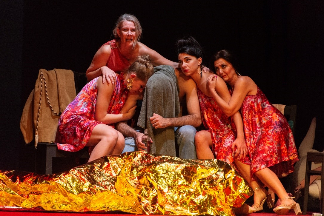 «Λυσσασμένη-γάτα»-του-Τενεσί-Ουίλιαμς-στο-«Βασιλικό-Θέατρο»-από-το-ΚΘΒΕ.