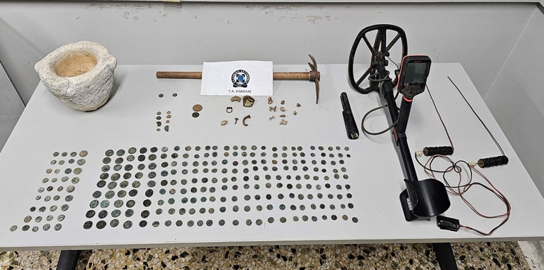 Καβάλα:-Είχε-στο-σπίτι-του-αρχαία