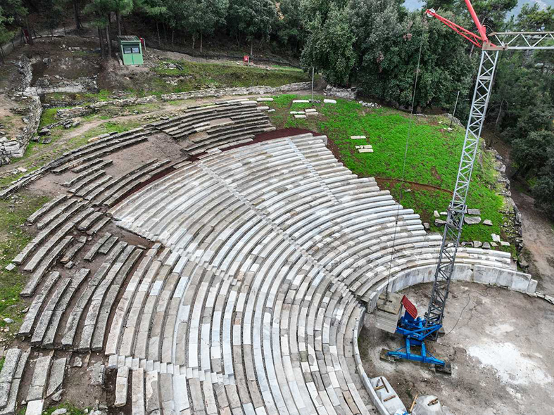 Επισκέψιμο-από-τον-Μάιο-το-Αρχαίο-θέατρο-της-Θάσου