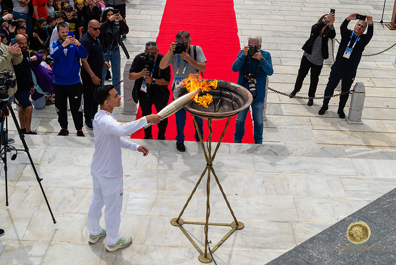 Χιλιάδες-κάτοικοι-του-Δήμου-Καβάλας-υποδέχτηκαν-την-Ολυμπιακή-Φλόγα