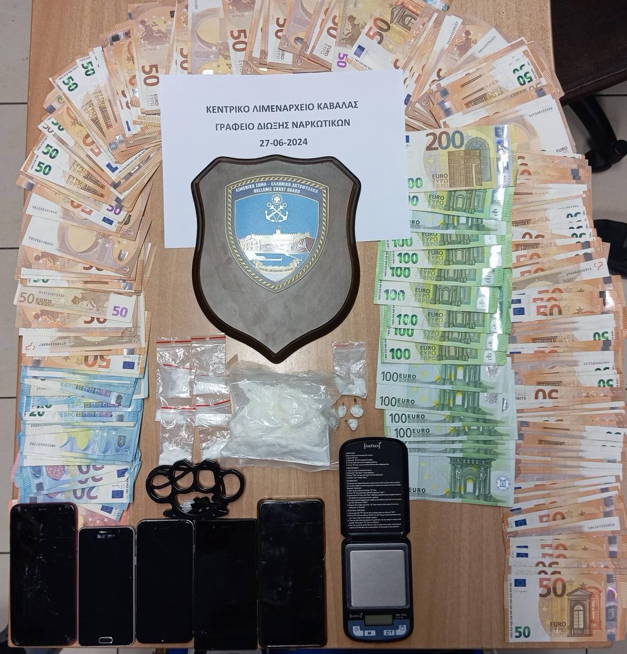 Σύλληψη-δύο-ατόμων-για-ναρκωτικά-και-όπλα-στην-Θάσο