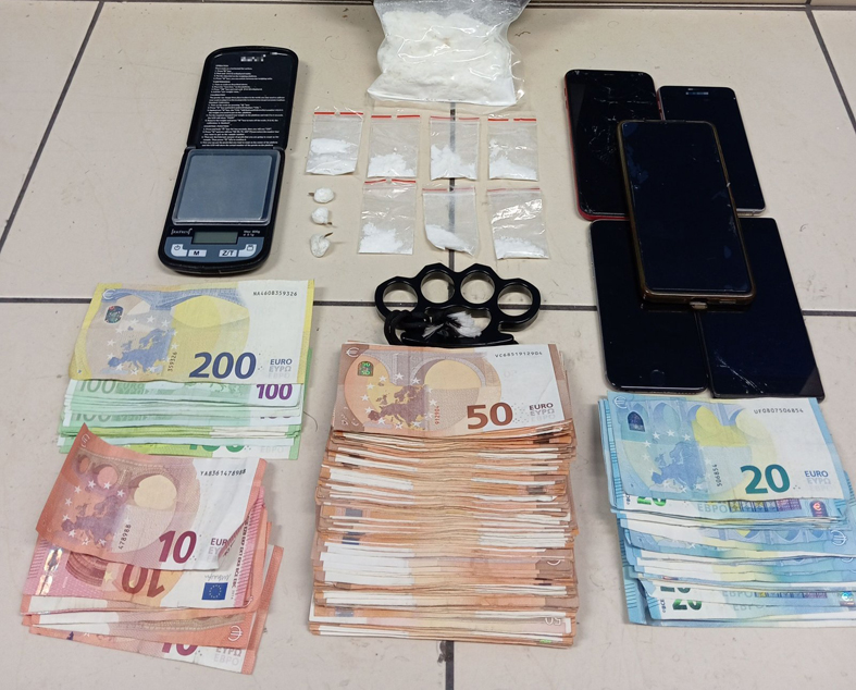 Συνελήφθησαν-2-άτομα-για-ναρκωτικά-και-όπλα-στην-Θάσο