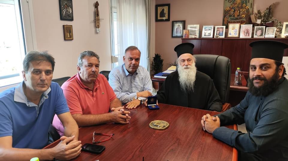 Επίσκεψη-του-Επισκόπου-Θεσπιών-κ.-Παύλου-στον-Δήμαρχο-Θάσου