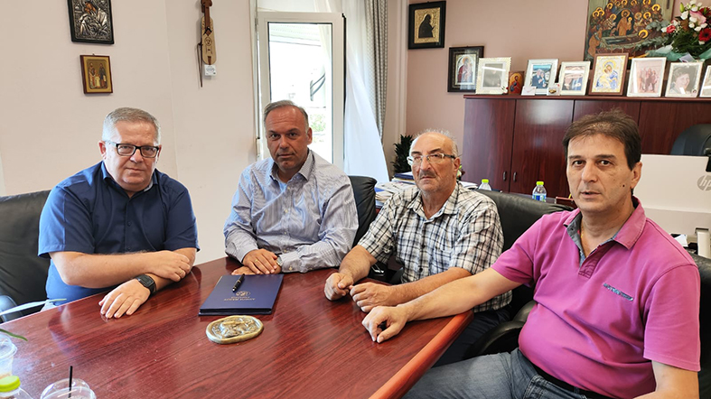 Επίσκεψη-του-Θεόδωρου-Μαρκόπουλου-στον-Δήμαρχο-Θάσου