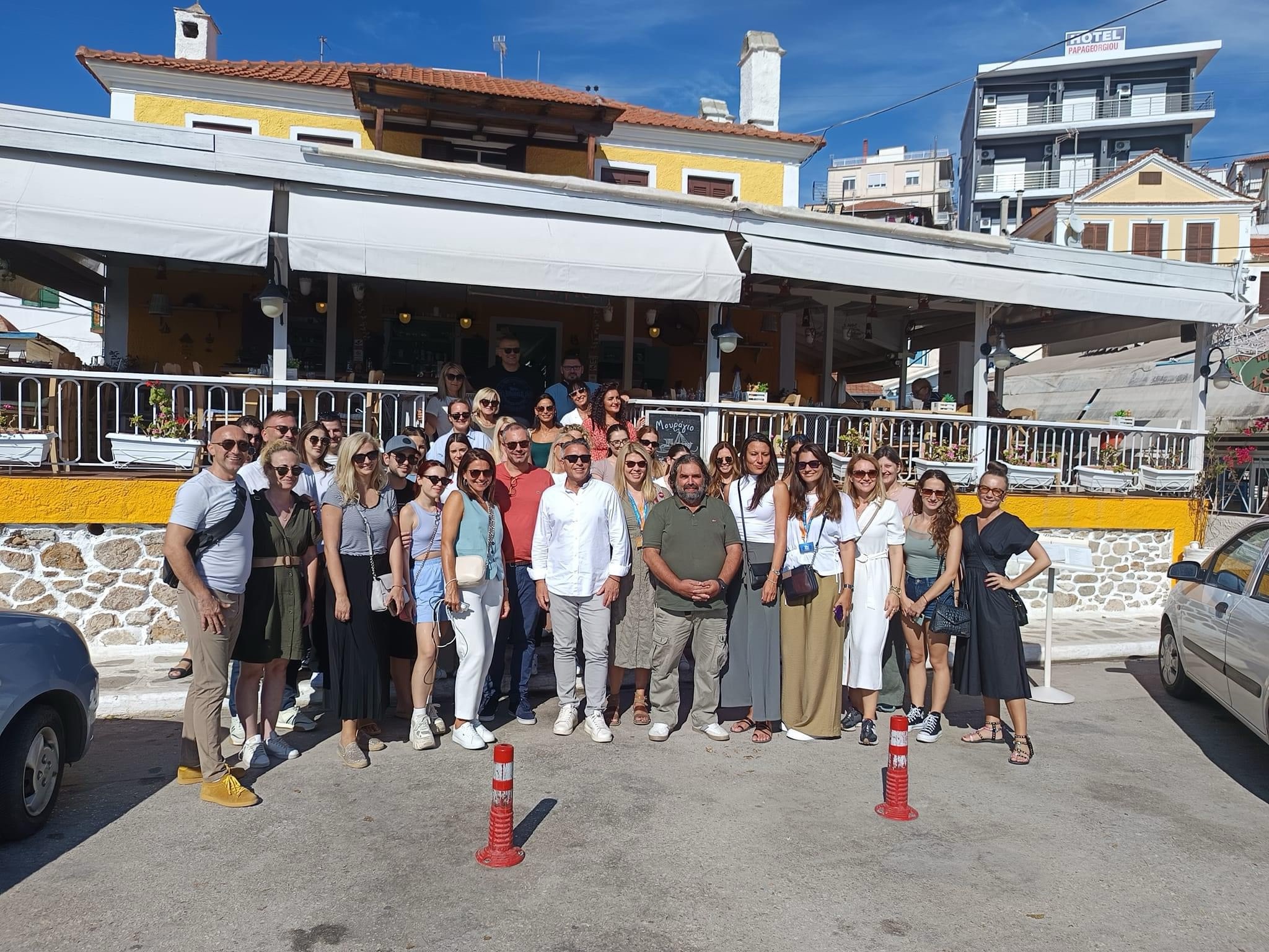 Συνάντηση-με-ομάδα-Σέρβων-ταξιδιωτικών-πρακτόρων-σε-ταξίδι-εξοικείωσης-(fam-trip)-στο-νησί-της-Θάσου