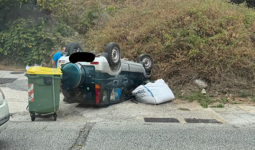 Ανατροπή-αυτοκινήτου-στο-Παληό