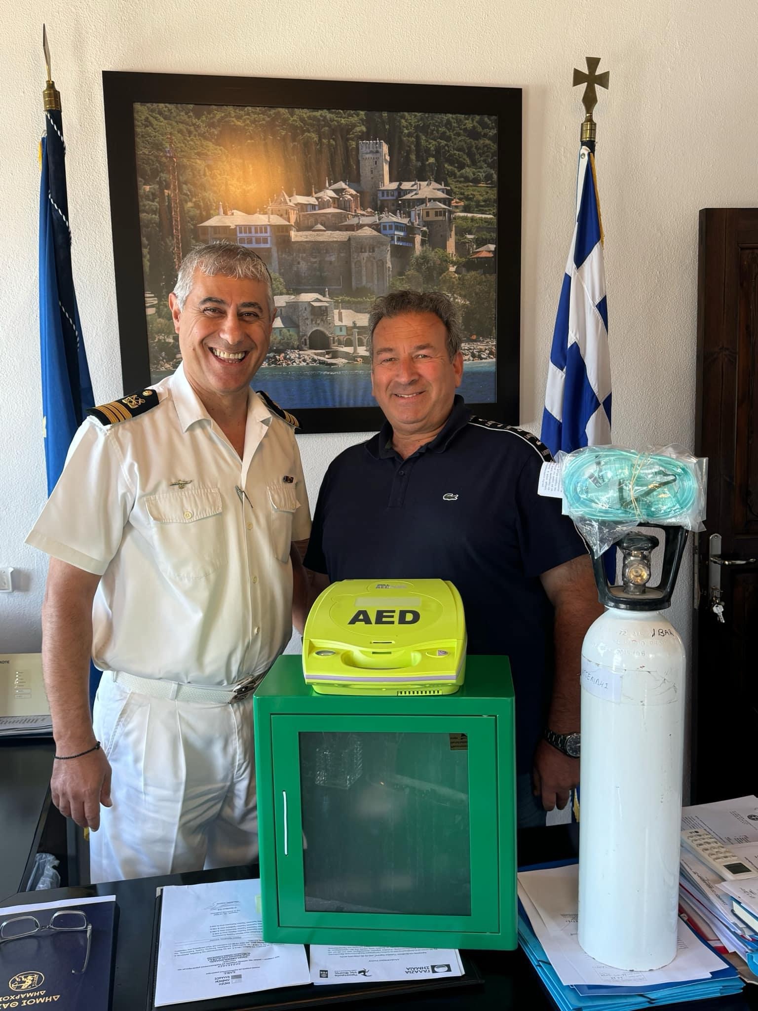Εγκατάσταση-απινιδωτών-και-ιατρικών-φορητών-φιαλών-οξυγόνου-σε-κάθε-λιμάνι-της-Θάσου