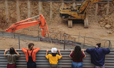 «Προσοχή:-Εκτελούνται-έργα»-στο-Θέατρο-Αντιγόνη-Βαλάκου