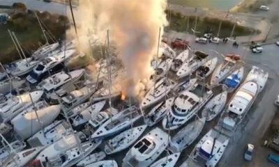 Η-ανακοίνωση-του-Λιμενικού-για-τη-φωτιά-στο-πάρκινγκ-σκαφών-στην-Πέραμο