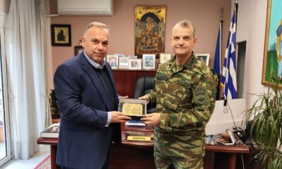 Εθιμοτυπική-επίσκεψη-του-Διοικητή-του-Δ΄-Σώματος-Στρατού-στο-Δήμαρχο-Θάσου