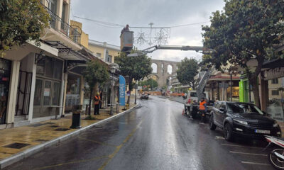 Ξεκίνησε-η-αποξήλωση-του-χριστουγεννιάτικου-διάκοσμου-στην-οδό-Ομονοίας
