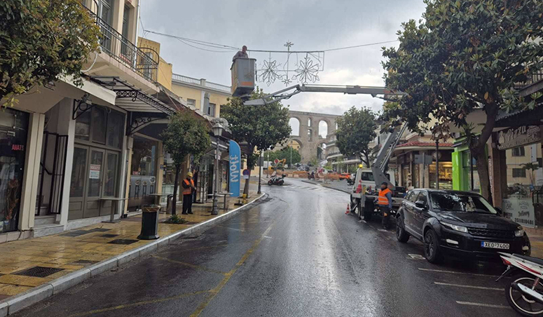 Ξεκίνησε-η-αποξήλωση-του-χριστουγεννιάτικου-διάκοσμου-στην-οδό-Ομονοίας