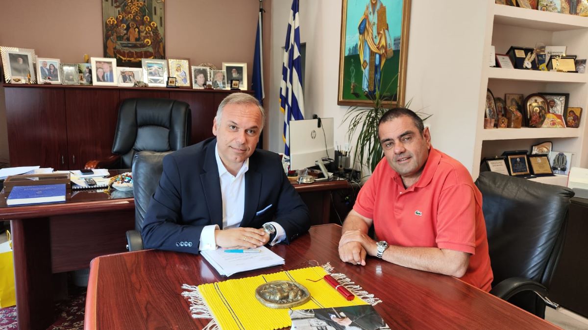 Συνάντηση-του-Δημάρχου-Θάσου-με-τον-Νομικό-Σύμβουλο-του-Δήμου-για-το-έργο-της-αποθήκευσης-co2