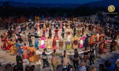 Χορευτική-Συνάντηση-“Στα-Βήματα-του-Αποστόλου-Παύλου”,-στο-Αρχαίο-Θέατρο-Φιλίππων