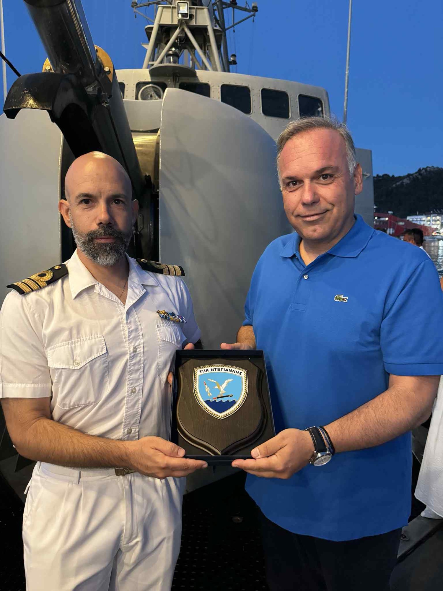 Επίσκεψη-με-τιμή-στην-πυραυλάκατο-«Υποπλοίαρχος-Ντεγιάννης»-στη-Θάσο