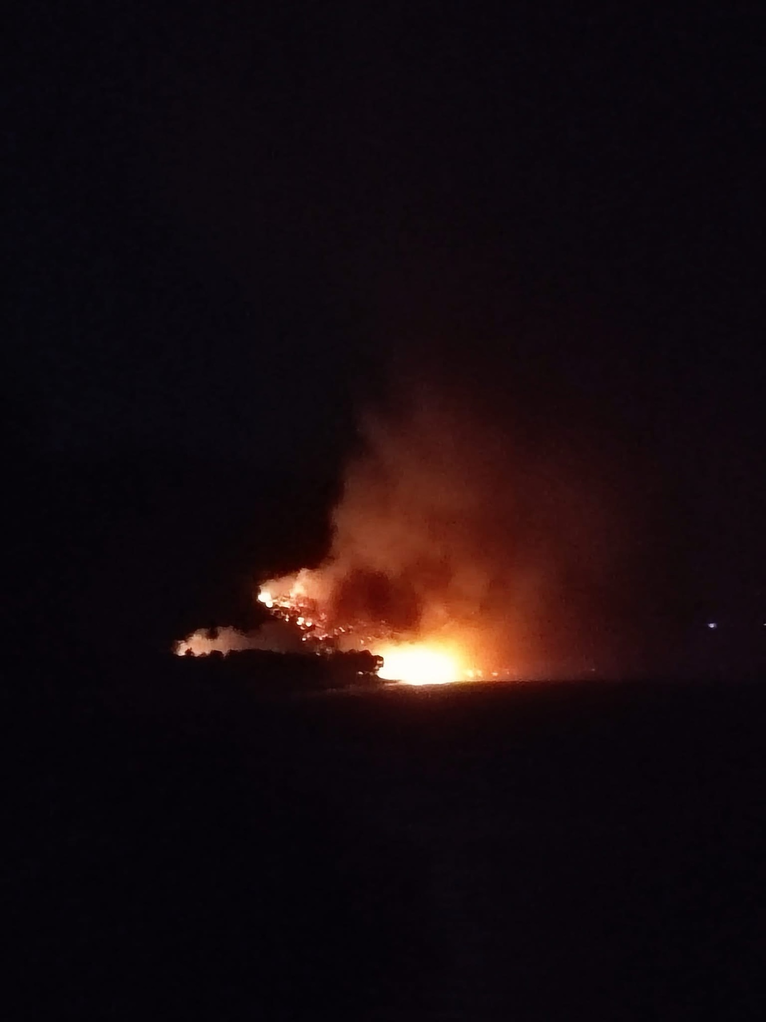 Σε-πλήρη-κινητοποίηση-ο-Δήμος-Θάσου-για-τη-φωτιά-–-Ανοιχτή-γραμμή-επικοινωνίας-για-τους-πολίτες