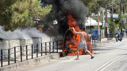 Πυρκαγιά-σε-όχημα-στο-Παληό