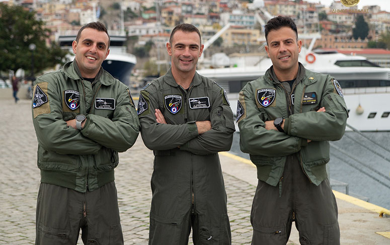 Εντυπωσιακή-και-βαθιά-συμβολική-η-διέλευση-του-f-16-πάνω-από-την-πόλη-της-Καβάλας