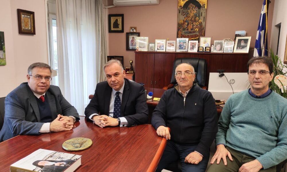 Επίσκεψη-του-Γραμματέα-της-Αποκεντρωμένης-Διοίκησης-Μακεδονίας-Θράκης-στο-Δήμαρχο-Θάσου