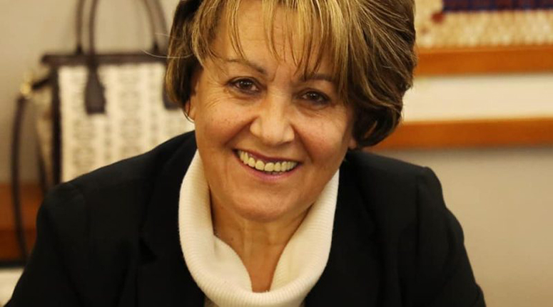 Βοηθούν-να-καεί-το-σπίτι-συμπολιτών-μας-που-κάηκε