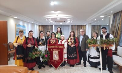 Κάλαντα-του-Λαζάρου-σήμερα-στην-Καβάλα:-η-Πανηπειρωτική-Ένωση-έψαλε-στον-Αντιπεριφερειάρχη-Θεόδωρο-Μαρκόπουλο