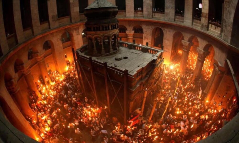 Άφιξη-Αγίου-Φωτός-στη-Θάσο-–-Τι-ανακοίνωσε-ο-δήμαρχος-Λευτέρης-Κυριακίδης